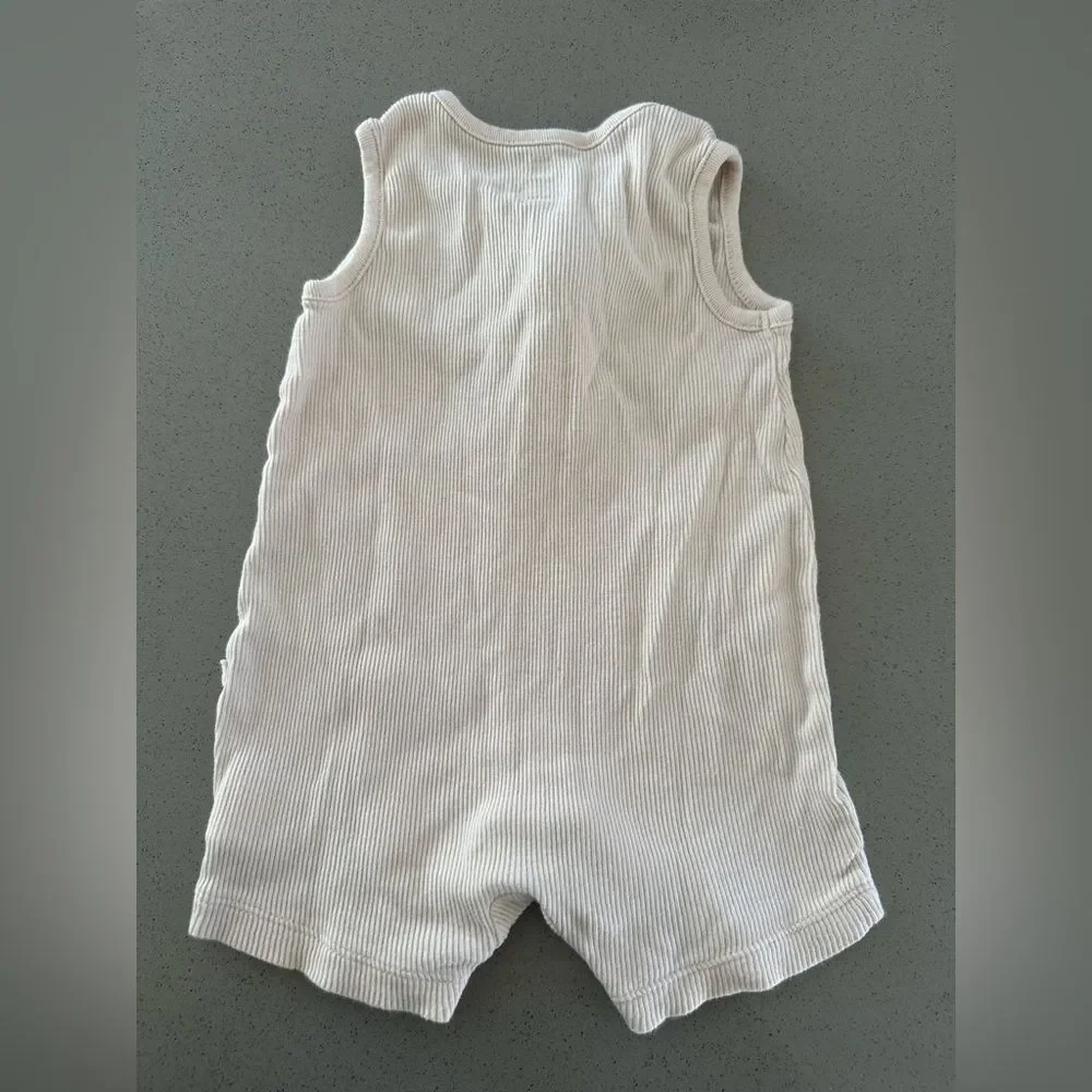 Baby Gap cream color ribbed short sleeve romper size 3-6 months